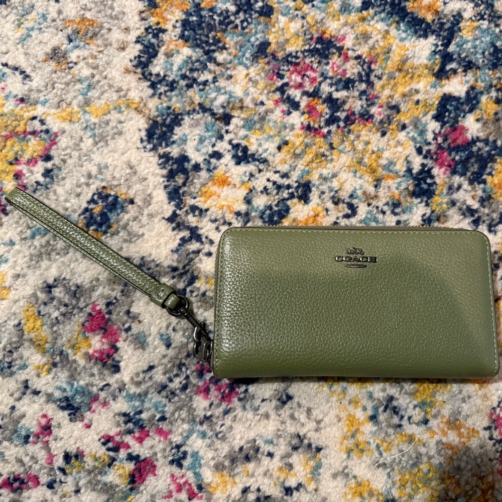 Coach Olive Leather Wristlet Wallet